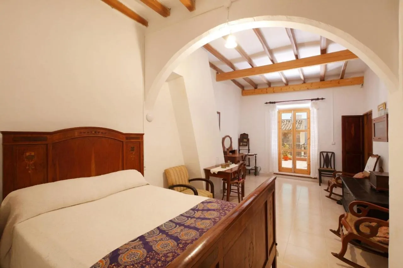 Colomer Petra  0*, Petra (Mallorca) Španělsko